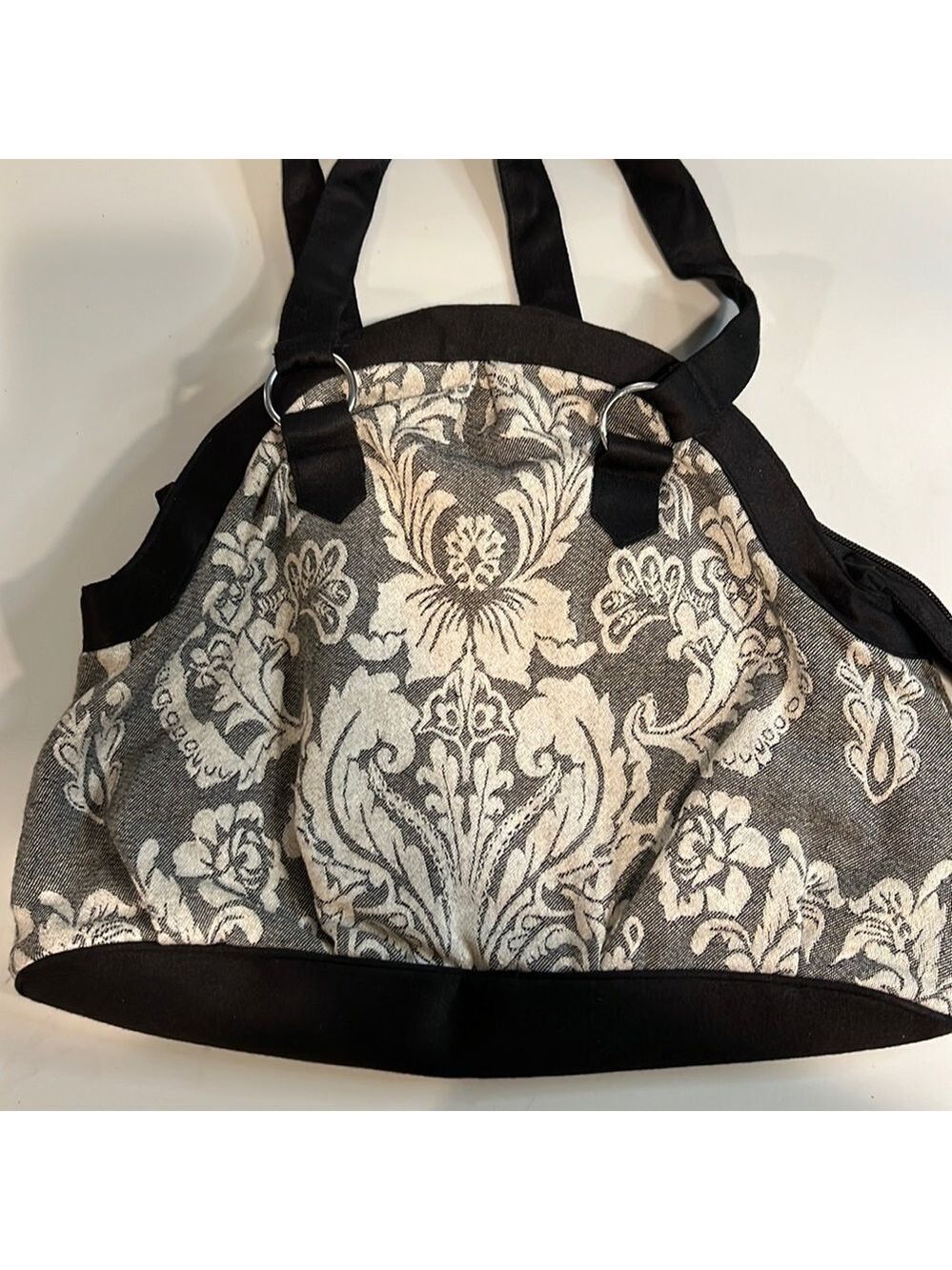 Tsf CLOTH BAG WITH ZIPPER CLOSURE
